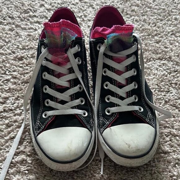 Converse Women's Black/Multicolor Low Rise Shoes w/ White Laces Size 10 - Picture 1 of 8
